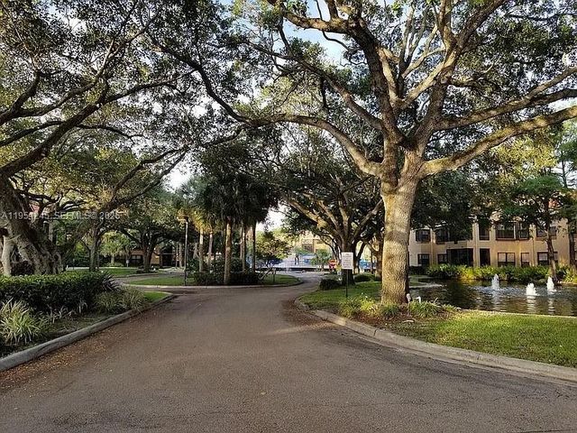 15539 N Miami Lakeway N 203-22, Miami Lakes, FL 33014