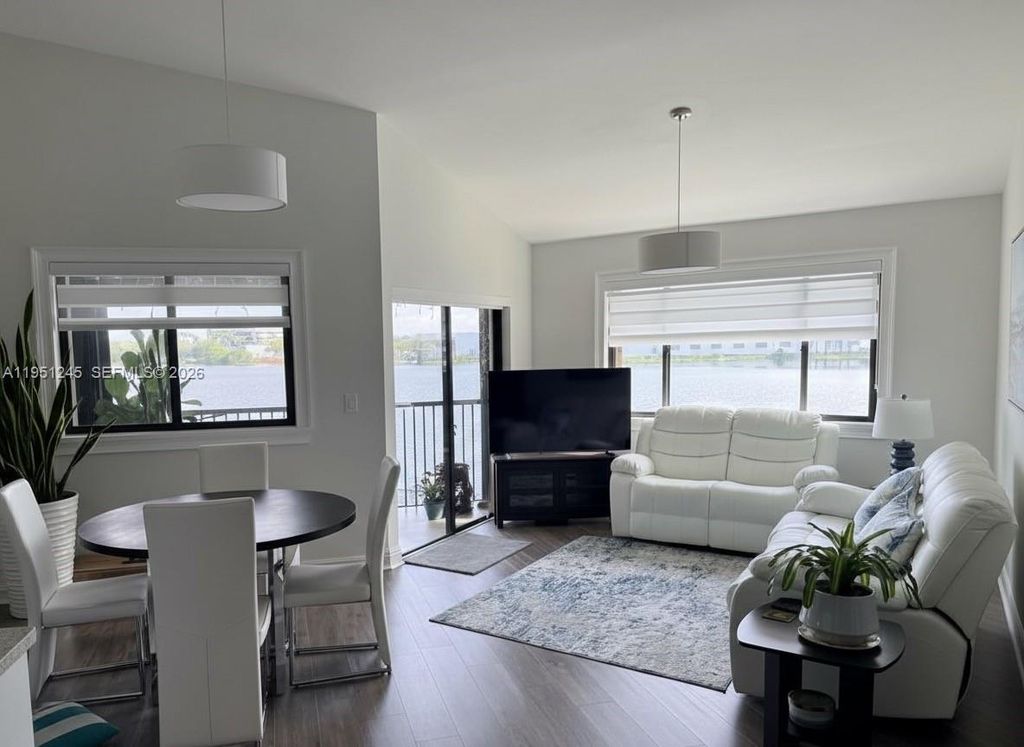 15539 N Miami Lakeway N 203-22, Miami Lakes, FL 33014