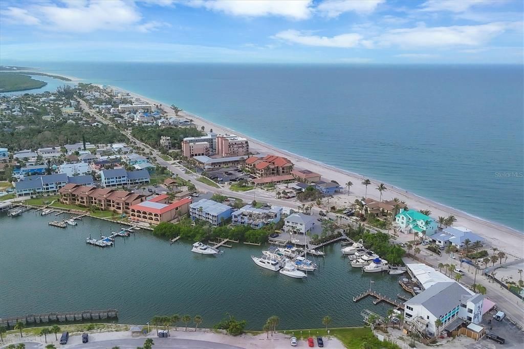 Image 40 of property listing at 1815 GULF BOULEVARD, Englewood, FL 34223