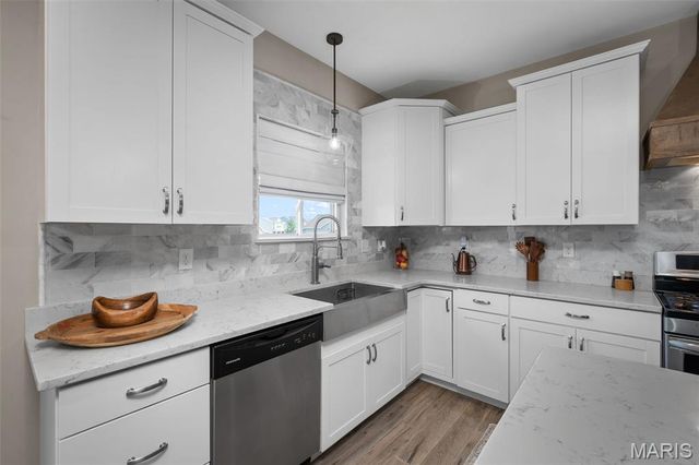 318 Regents Park Avenue, Wentzville, MO 63385