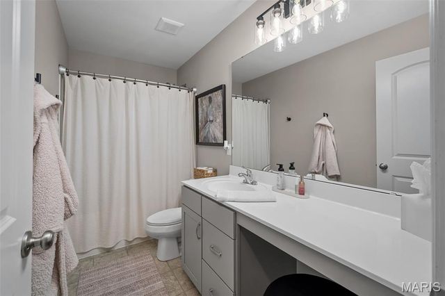 318 Regents Park Avenue, Wentzville, MO 63385