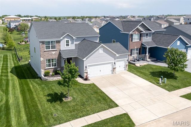 318 Regents Park Avenue, Wentzville, MO 63385