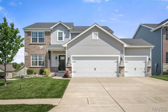 318 Regents Park Avenue, Wentzville, MO 63385