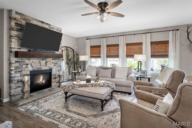 318 Regents Park Avenue, Wentzville, MO 63385