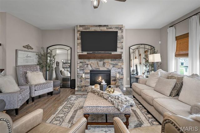 318 Regents Park Avenue, Wentzville, MO 63385