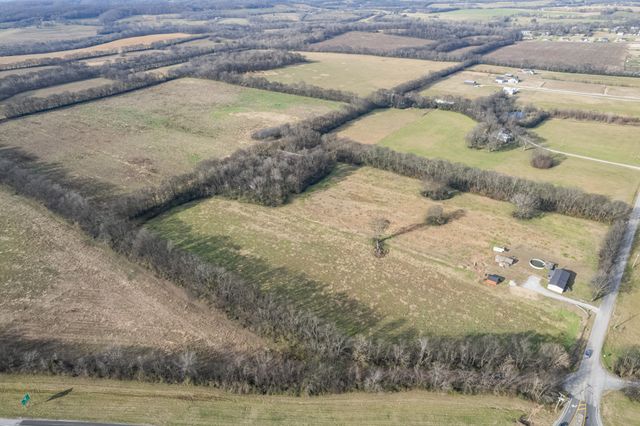 815 S Cross Bridges Rd, Mount Pleasant, TN 38474