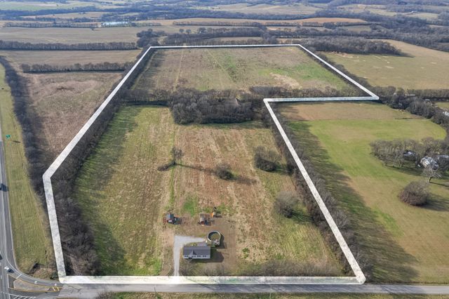 815 S Cross Bridges Rd, Mount Pleasant, TN 38474