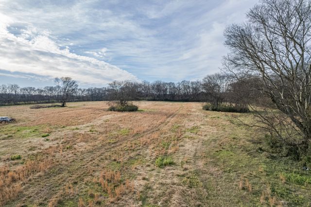 815 S Cross Bridges Rd, Mount Pleasant, TN 38474