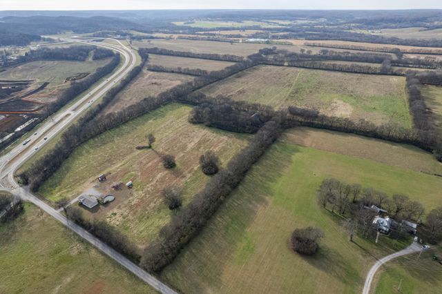 815 S Cross Bridges Rd, Mount Pleasant, TN 38474