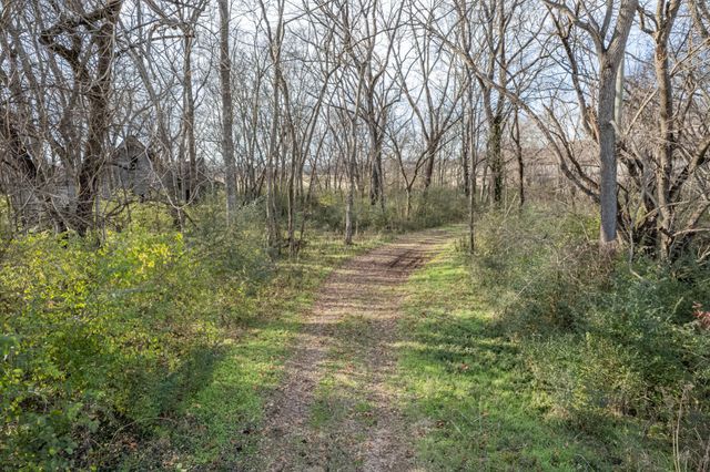 815 S Cross Bridges Rd, Mount Pleasant, TN 38474