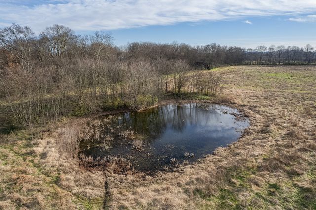 815 S Cross Bridges Rd, Mount Pleasant, TN 38474