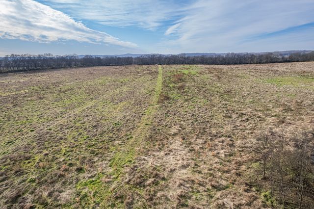 815 S Cross Bridges Rd, Mount Pleasant, TN 38474