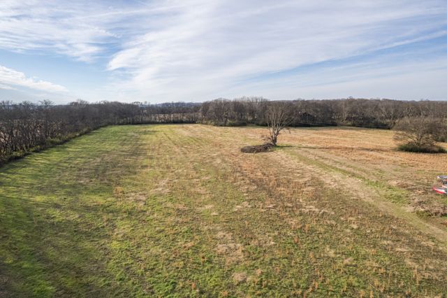 815 S Cross Bridges Rd, Mount Pleasant, TN 38474