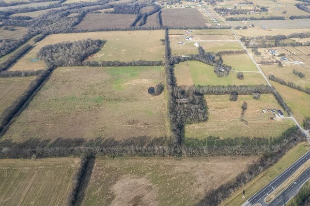 815 S Cross Bridges Rd, Mount Pleasant, TN 38474