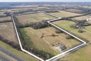 815 S Cross Bridges Rd, Mount Pleasant, TN 38474