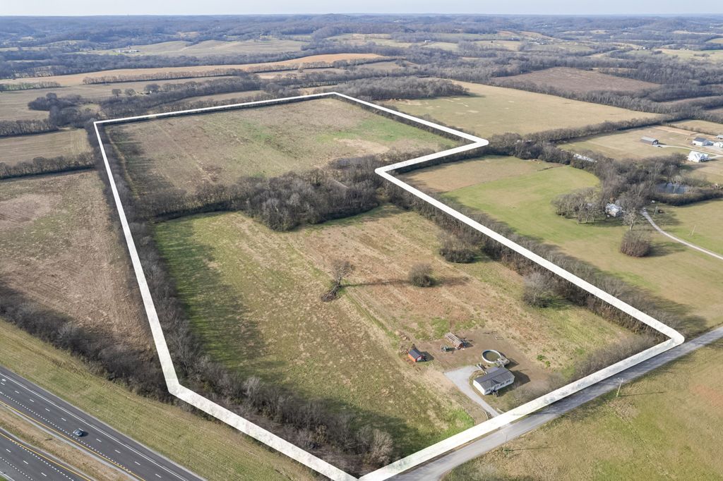 815 S Cross Bridges Rd, Mount Pleasant, TN 38474