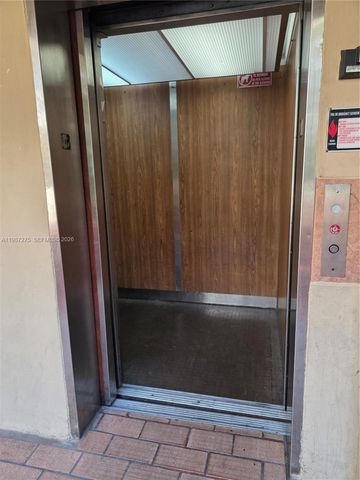 8615 NW 8th St 319, Miami, FL 33126