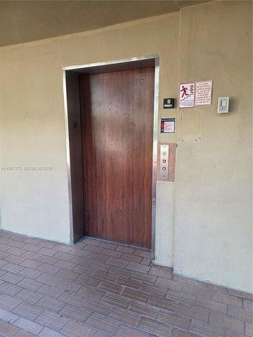 8615 NW 8th St 319, Miami, FL 33126