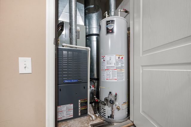 393 N Ladera Drive, Republic, MO 65738