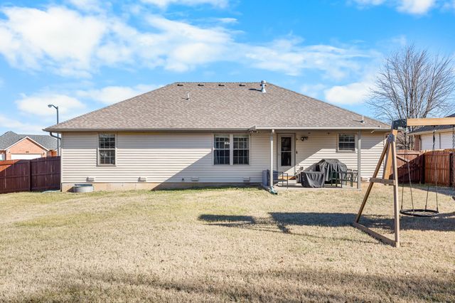 393 N Ladera Drive, Republic, MO 65738