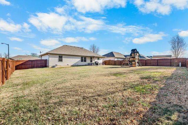 393 N Ladera Drive, Republic, MO 65738