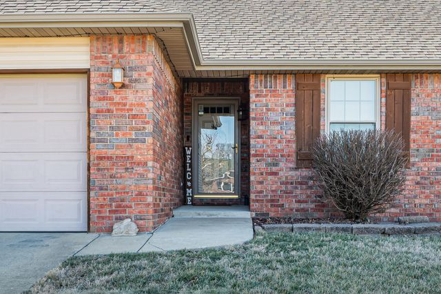 393 N Ladera Drive, Republic, MO 65738