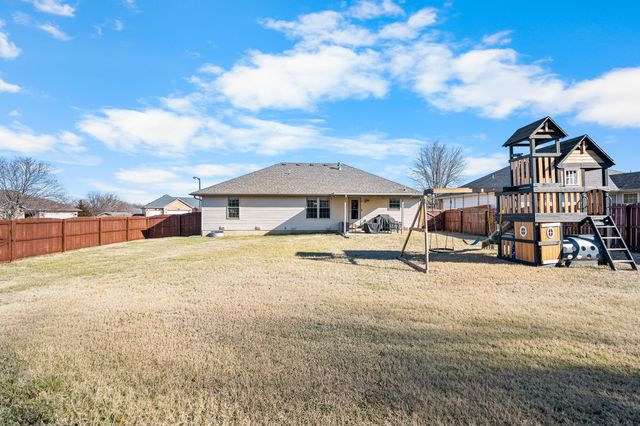 393 N Ladera Drive, Republic, MO 65738
