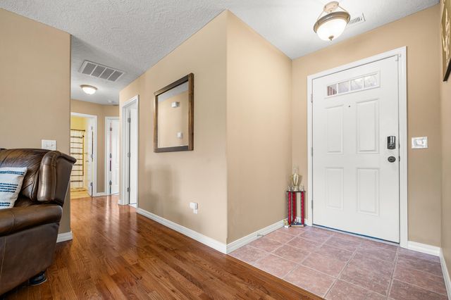 393 N Ladera Drive, Republic, MO 65738