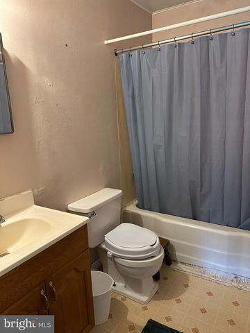 20 GOODYEAR LN, Burlington, NJ 08016