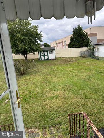 20 GOODYEAR LN, Burlington, NJ 08016