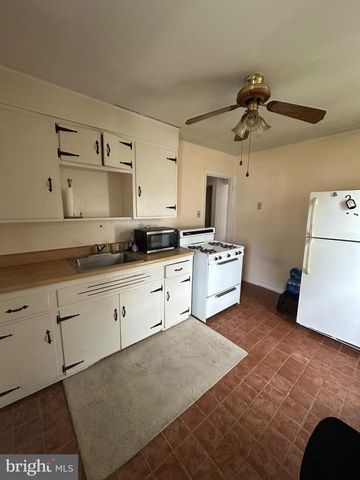 20 GOODYEAR LN, Burlington, NJ 08016