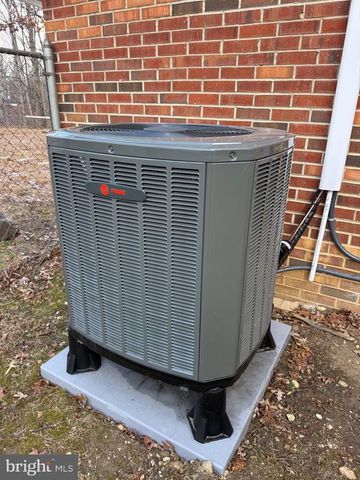 3903 SWANSON CT, Fredericksburg, VA 22408