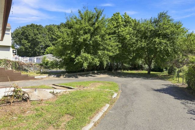 133 Parker St, Springfield, MA 01151