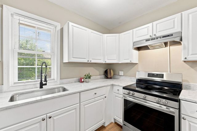 133 Parker St, Springfield, MA 01151