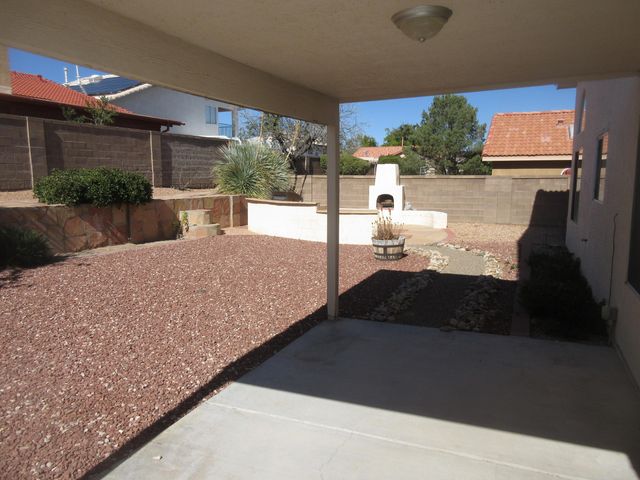 2111 Corte del Caballo NW, Albuquerque, NM 87120