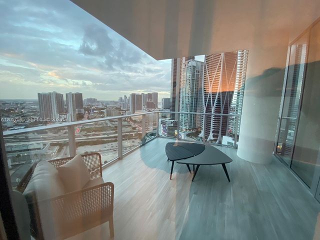 851 NE 1st Ave 2501, Miami, FL 33132