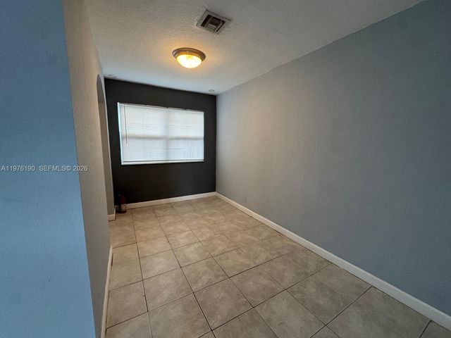 630 NE 15th Court, Fort Lauderdale, FL 33304
