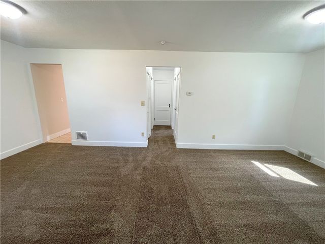214 Vine St, Munhall, PA 15120