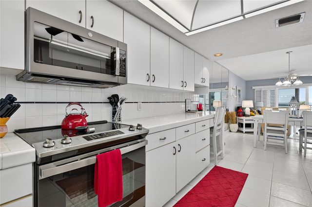 2290 OCEAN SHORE BOULEVARD 2070, Ormond Beach, FL 32176