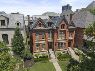 392 1/2 E Town Street, Columbus, OH 43215
