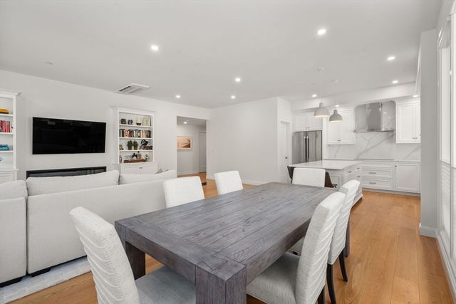 400 Hunnewell St 103, Needham, MA 02494
