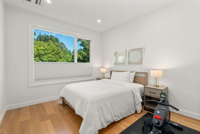 400 Hunnewell St 103, Needham, MA 02494