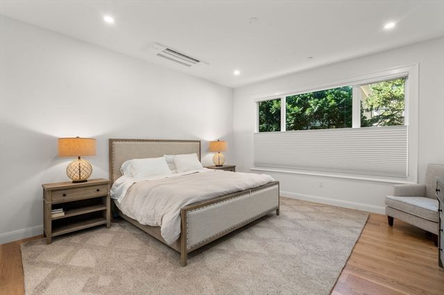 400 Hunnewell St 103, Needham, MA 02494