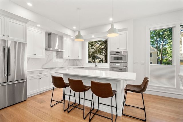 400 Hunnewell St 103, Needham, MA 02494