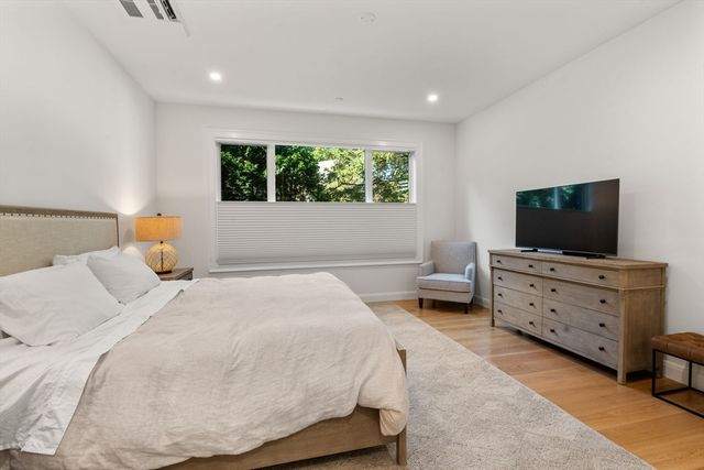 400 Hunnewell St 103, Needham, MA 02494