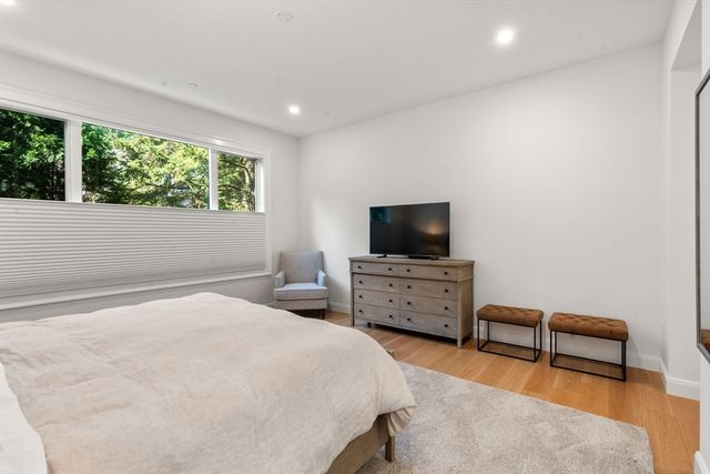 400 Hunnewell St 103, Needham, MA 02494