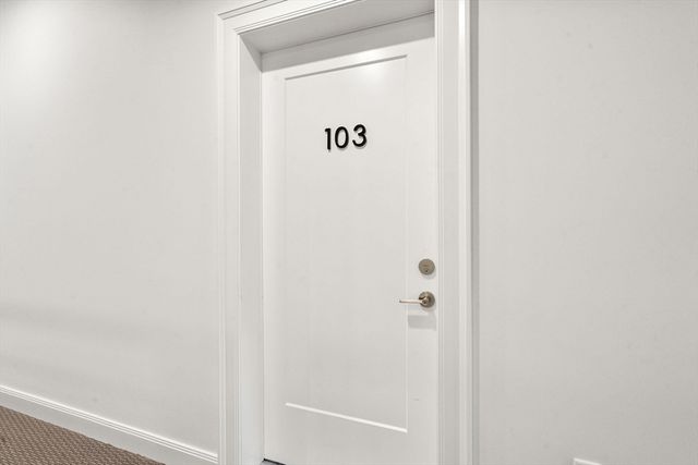 400 Hunnewell St 103, Needham, MA 02494