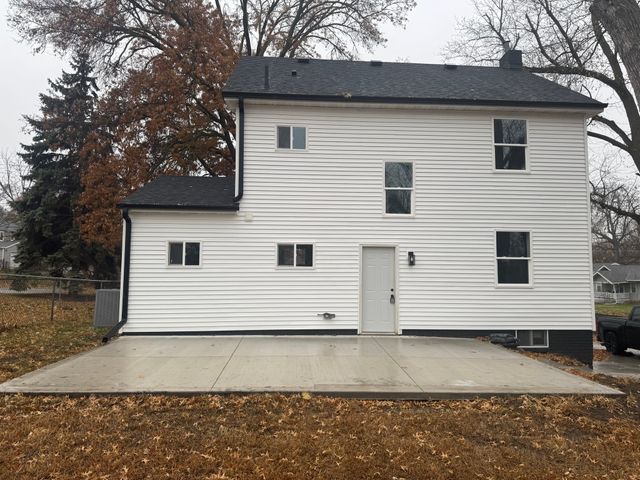 355 NW Aurora Avenue, Des Moines, IA 50313