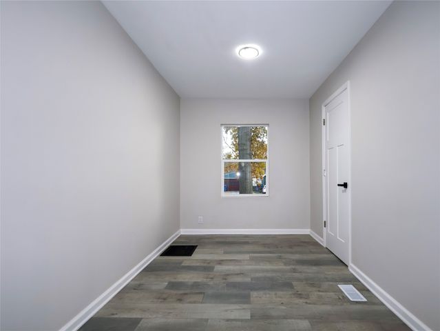355 NW Aurora Avenue, Des Moines, IA 50313