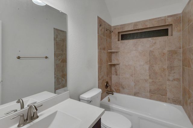 1006 Skylark CV, Hutto, TX 78634